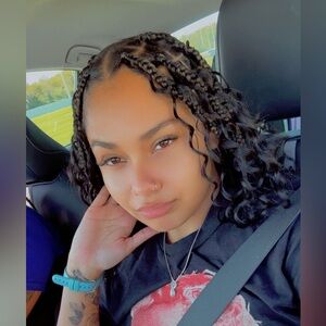 Meet your Posher, Tayla